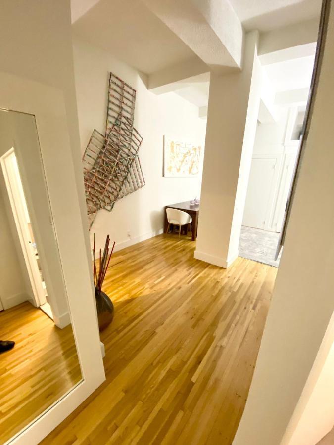 Luxury Apartments Next To Times Square Нью-Йорк Экстерьер фото